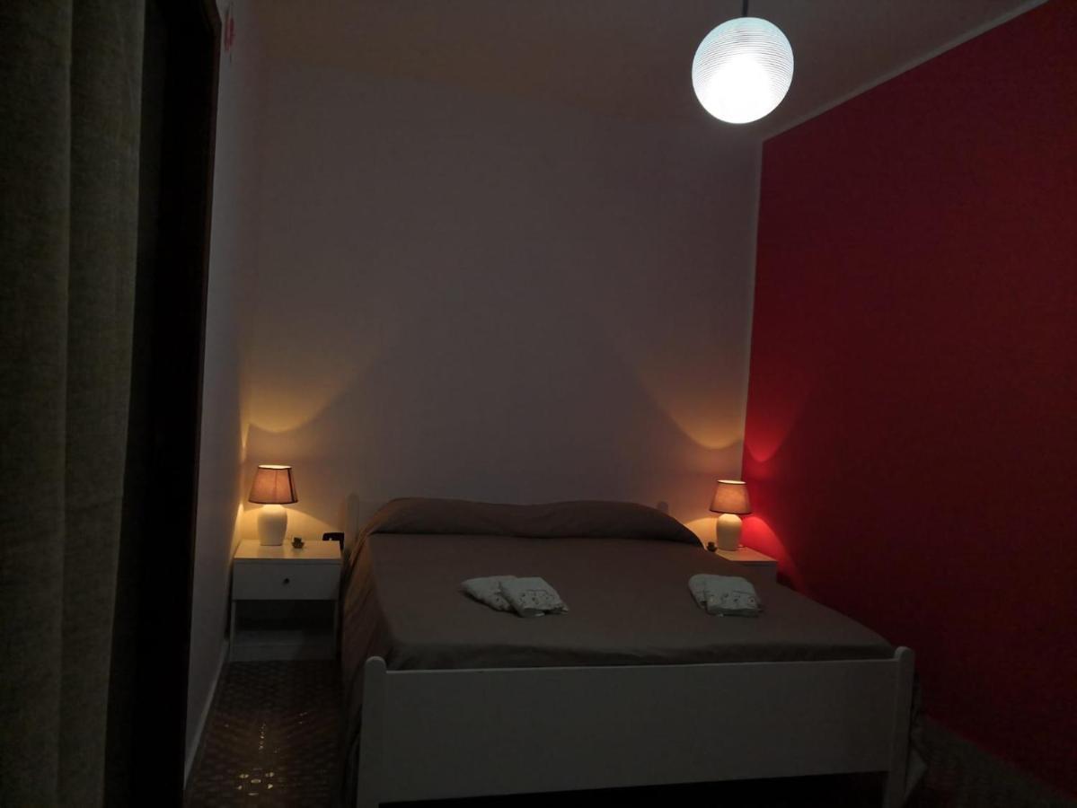 Bed and Breakfast Monolocale Nel Centro Storico Aieta Екстер'єр фото