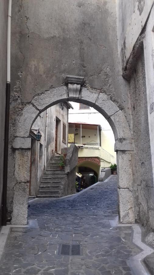 Bed and Breakfast Monolocale Nel Centro Storico Aieta Екстер'єр фото
